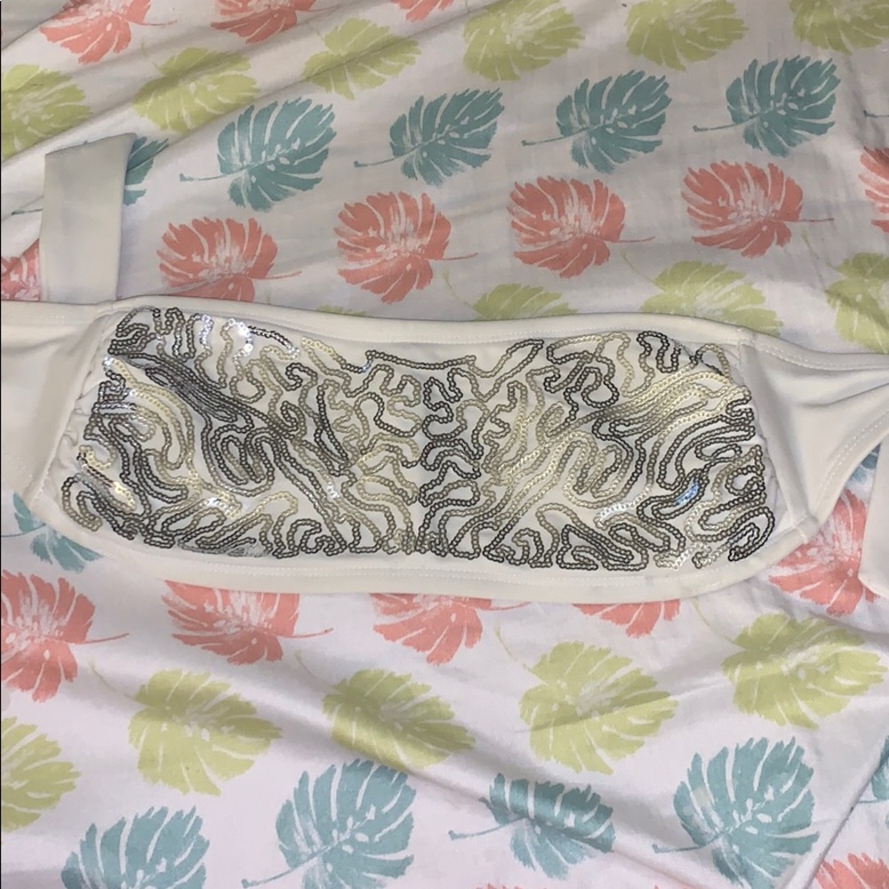 Target bandeau top comes without padding and ties